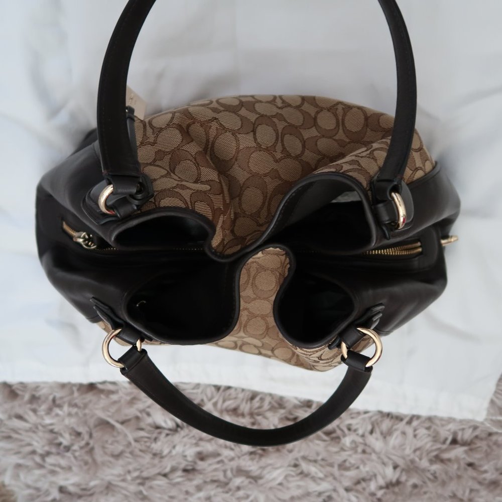 Coach Handbag - Picture 3 of 9